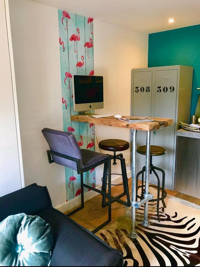 デン・ハーグ Boutique Hide & Seek, Bed & Beach Bed & Breakfast エクステリア 写真